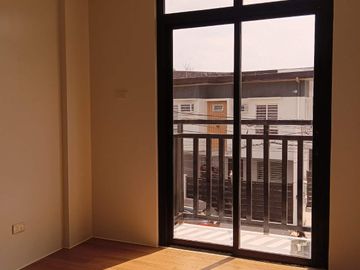 For Sale! Brandnew Townhouse in East Fairview with Roofdeck -AJCF