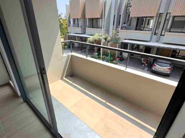 Disewakan Rumah Brand New Terravia Bsd
