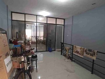 Dijual Ruko 2 Lantai ( tengah) 
Di kranggan cibubur jatisampurna