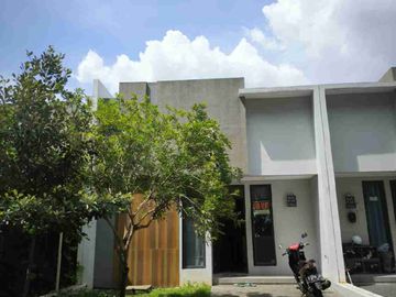 Rumah second dalam cluster U-Ville Bintaro Tangsel