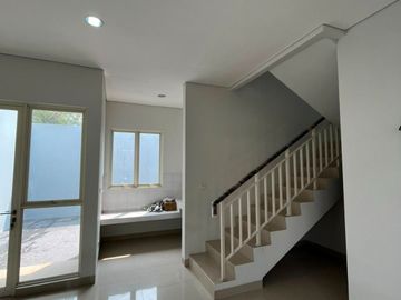 Hunian Nyaman dengan 2 Lantai di Jakarta Garden City, di Cluster North Mississippi (030)