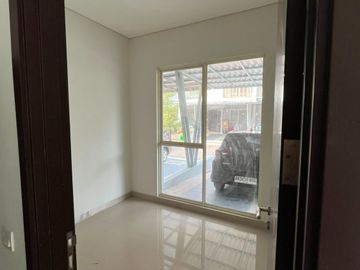 Hunian Nyaman dengan 2 Lantai di Jakarta Garden City, di Cluster North Mississippi (030)