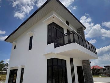 5-Bedroom House & Lot for Sale | Saddle & Clubs, Cavite City