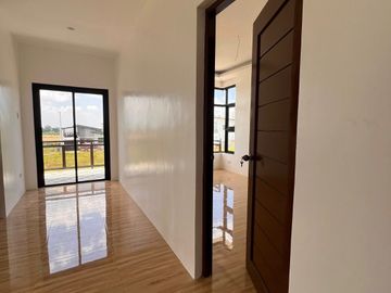 5-Bedroom House & Lot for Sale | Saddle & Clubs, Cavite City