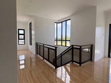5-Bedroom House & Lot for Sale | Saddle & Clubs, Cavite City
