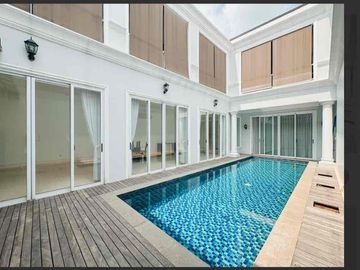 RUMAH 2 Lantai MODERN AMERICAN CLASSIC SIAP HUNI PULOMAS JAKARTA TIMUR