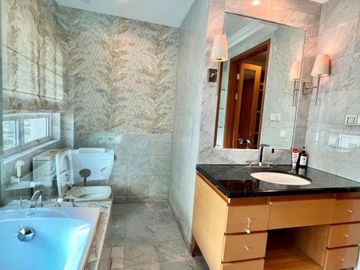 DIJUAL Pakubuwono Residence 2+1BR City View BEST PRICE