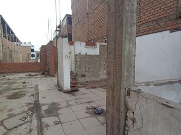 SE VENDE LOCAL COMERCIAL  PARA INVERSIÓN – IDEAL PARA RESTAURANTE /FARMACIAS/ TIENDAS DE CONSUMO/ PROYECTO INMOBILIARIO EN ATE