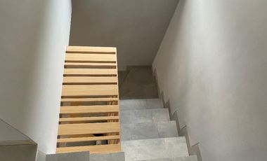Rumah 1 M-an Selangkah ke Tol BSD, layout modern di pusat kota Tangerang Selatan