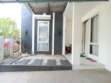 Dijual Rumah Rapi Luas Turun Harga di Custer Graha Bintaro Jaya Lingkungan Nyaman dan Aman, Harga Masih Nego