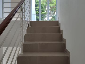 Rumah Baru 2 Lantai Siap Huni di Jl. Bango Cilandak, Jakarta Selatan