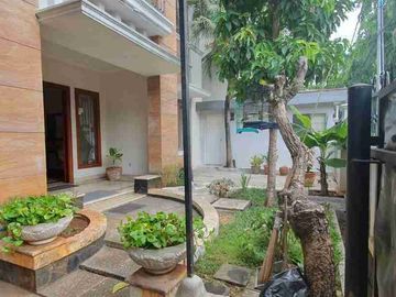 Dijual Rumah Cantik Rapi Terawat Bagus 2 lantai di Cempaka Putih Jakarta Pusat