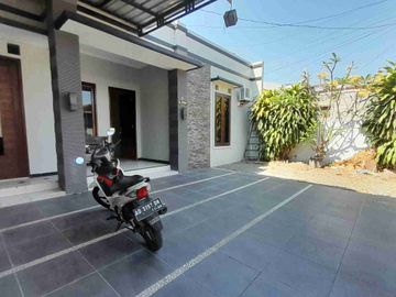 rumah disewakan  solo full  furnished dekat solo square