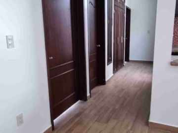 Renta Departamento en Pénjamo. 2do. piso. 1 estacionamiento. nuevo.