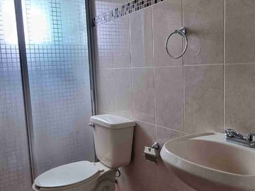 Renta Departamento en Pénjamo. 2do. piso. 1 estacionamiento. nuevo.