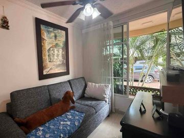 VENDO CASA SECTOR LA CASTELLANA