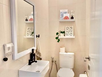 Rumah 2 Lantai Siap Huni LT 60 m² Semi Furnished Harga Nego! - BSD Tangerang Selatan