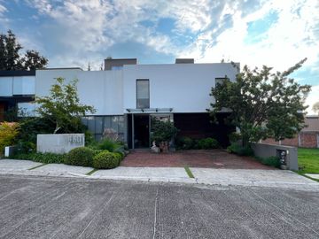 CASA EN VENTA EN RINCÓN DEL CIELO, ALTOZANO – MORELIA ✨🏡  Vive en un Fraccionamiento privado, frente al área verde, vigilancia 24/7
