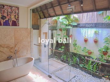 Villa, 5-Bedroom Pavilion-Style Villa for Sale in Prime Umalas, Canggu, Bali