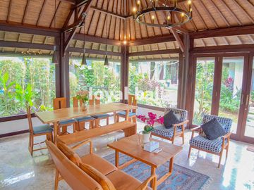 Villa, 5-Bedroom Pavilion-Style Villa for Sale in Prime Umalas, Canggu, Bali