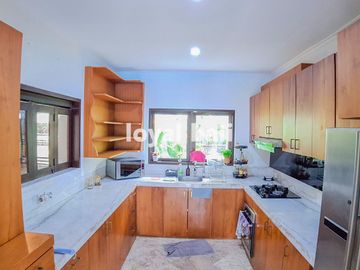 Villa, 5-Bedroom Pavilion-Style Villa for Sale in Prime Umalas, Canggu, Bali