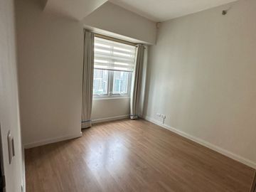 FOR RENT: 3BR 109 sqm Fully Furnished Corner Unit with Parking in Meranti at Two Serendra, BGC