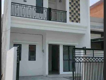 Dijual rumah 2 lantai di Harapan Indah