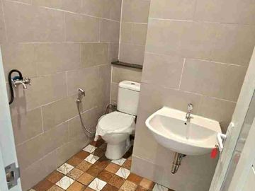 Dijual rumah 2 lantai di Harapan Indah