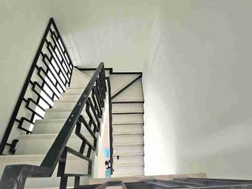 Dijual rumah 2 lantai di Harapan Indah