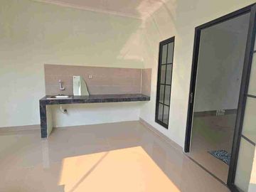 Dijual rumah 2 lantai di Harapan Indah