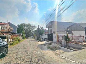 Dijual rumah 2 lantai di Harapan Indah