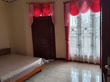 Dijual Cepat Rumah Sultan 3,5 Lantai Siap Huni SHM