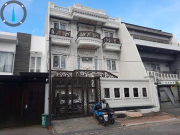 Dijual Cepat Rumah Sultan 3,5 Lantai Siap Huni SHM