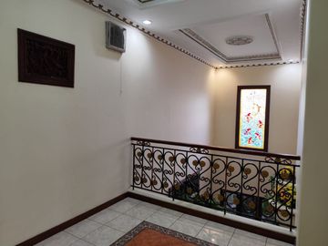 Dijual Cepat Rumah Sultan 3,5 Lantai Siap Huni SHM