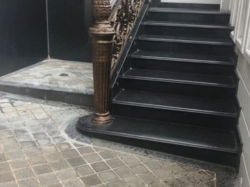 Dijual Cepat Rumah Sultan 3,5 Lantai Siap Huni SHM