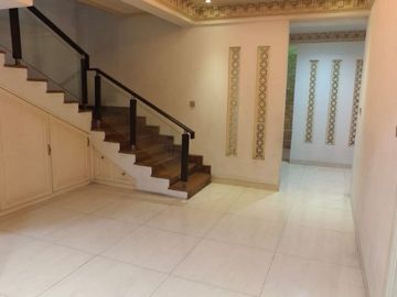 Dijual Cepat Rumah Sultan 3,5 Lantai Siap Huni SHM