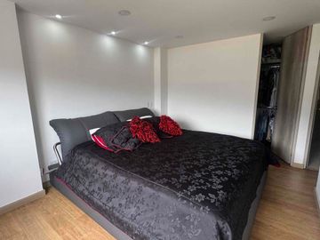 Venta apartamento Tierra Firme San Germán, 92 mts, $750 millones, piso alto vista panorámica.