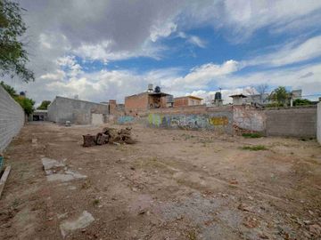TERRENO EN RENTA A UNA CUADRA DE PLAZA PRINCIPAL DE SOLEDAD SLP