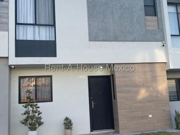 Casa en Venta en Zákia | 2 Recámaras y Amenidades JPC1111