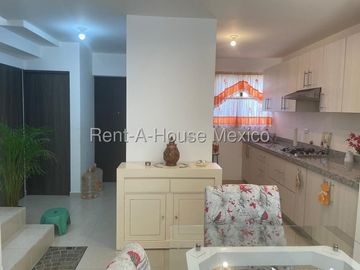 Casa en Venta en Zákia | 2 Recámaras y Amenidades JPC1111
