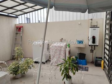 Casa en Venta en Zákia | 2 Recámaras y Amenidades JPC1111