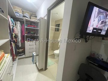 Casa en Venta en Zákia | 2 Recámaras y Amenidades JPC1111