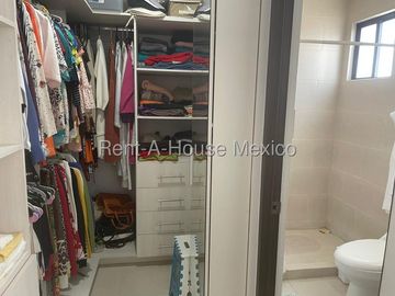 Casa en Venta en Zákia | 2 Recámaras y Amenidades JPC1111