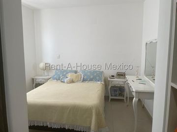 Casa en Venta en Zákia | 2 Recámaras y Amenidades JPC1111