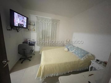 Casa en Venta en Zákia | 2 Recámaras y Amenidades JPC1111
