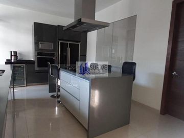 CASA RENTA VALLE DE CRISTAL CON ALBERCA ZONA EL BARRO MONTERREY NL