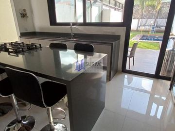 CASA RENTA VALLE DE CRISTAL CON ALBERCA ZONA EL BARRO MONTERREY NL