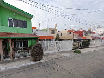CASA EN REMATE BANCARIO-Jardines Alcalde, Guadalajara, Jal.