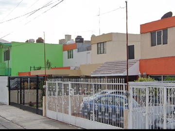 CASA EN REMATE BANCARIO-Jardines Alcalde, Guadalajara, Jal.