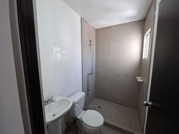 Casa renta área Blvd Insurgentes Fracc Punto Este Capistrano Tijuana